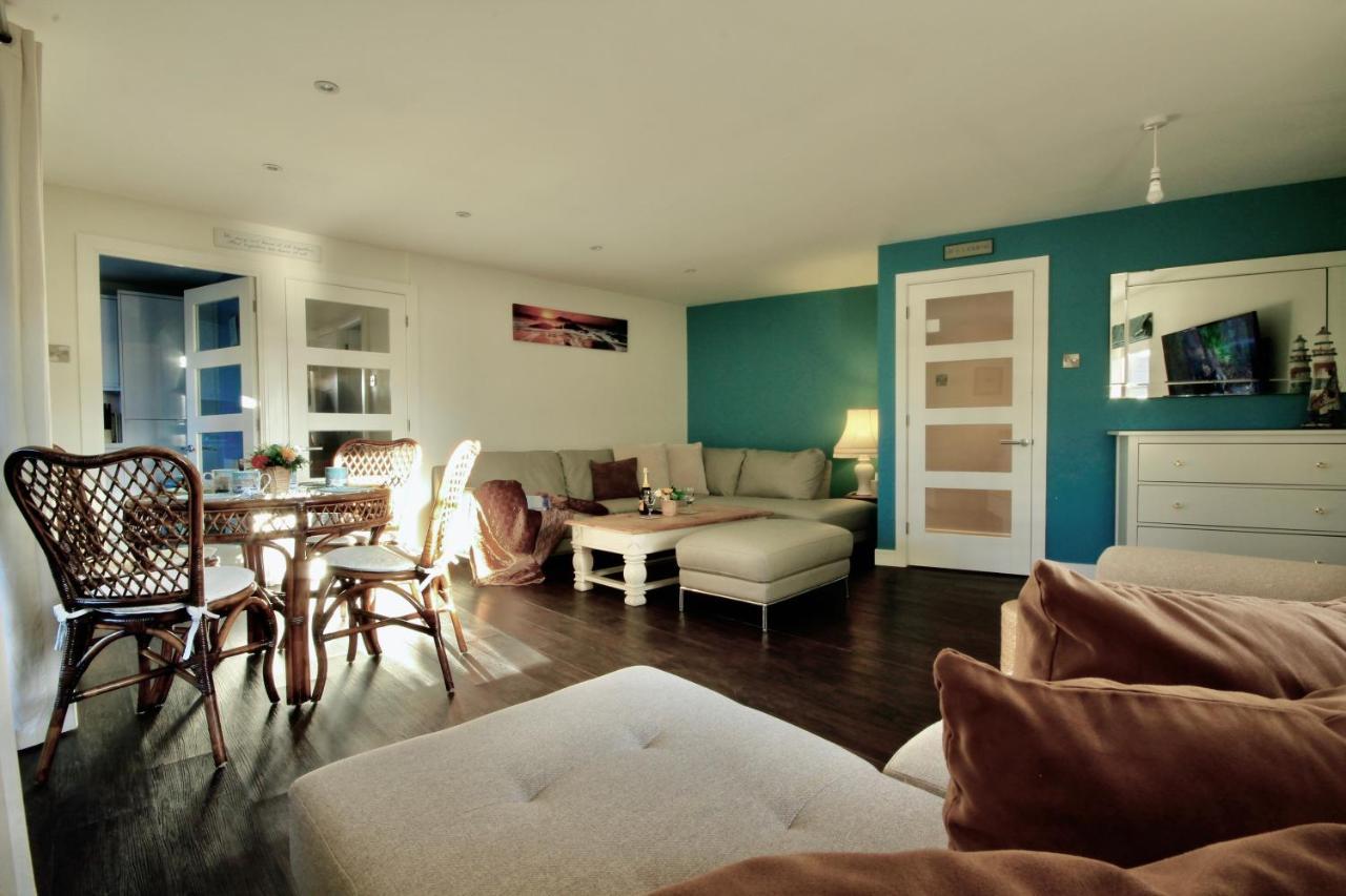 St Georges Balcony Suite With Parking Portsmouth Eksteriør billede