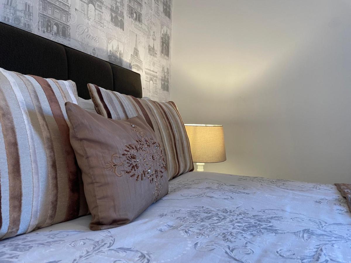St Georges Balcony Suite With Parking Portsmouth Eksteriør billede