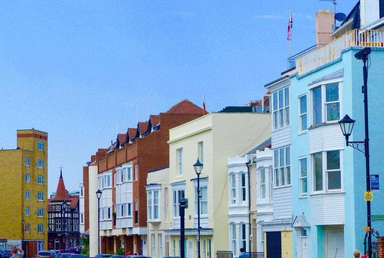 St Georges Balcony Suite With Parking Portsmouth Eksteriør billede